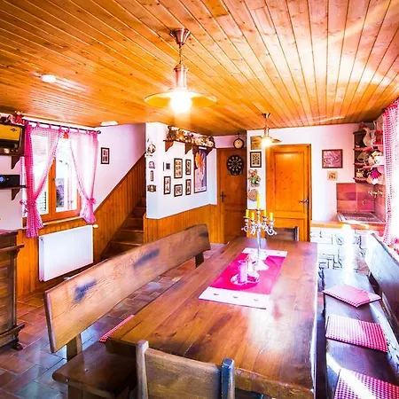 Vila Platak Villa *